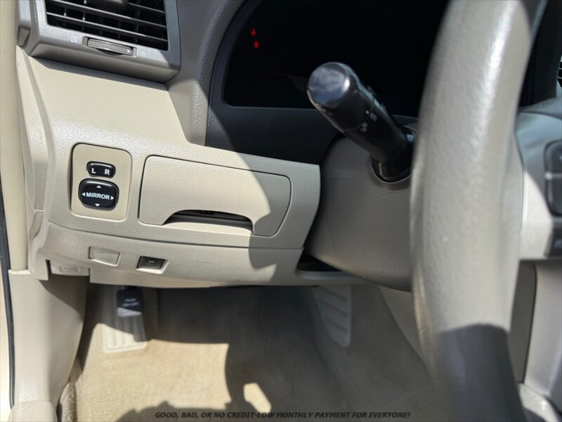 Used 2011 Toyota Camry LE FWD image 23