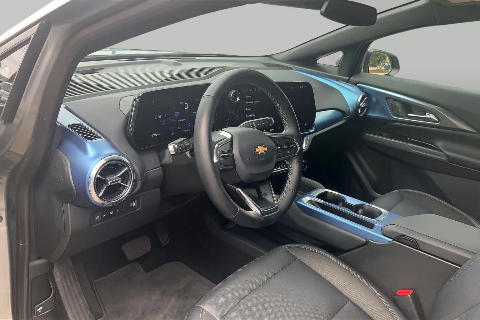 Used 2025 Chevrolet Equinox EV LT FWD image 17