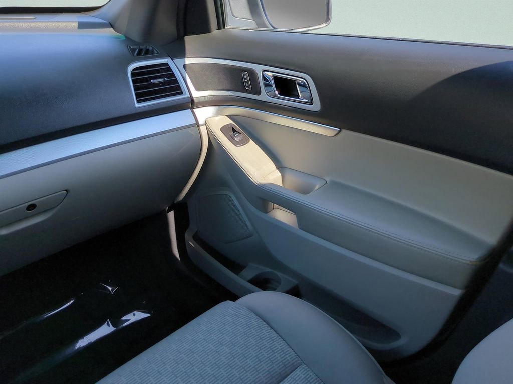Used 2012 Ford Explorer XLT image 16