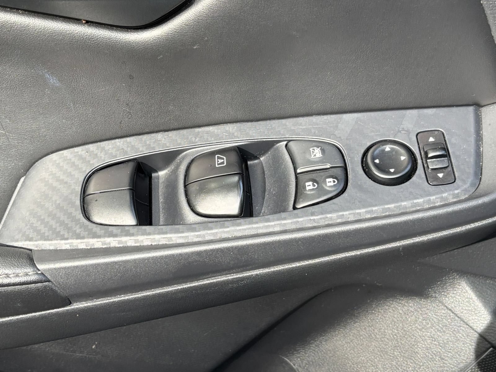 Used 2025 Nissan Sentra S FWD image 18