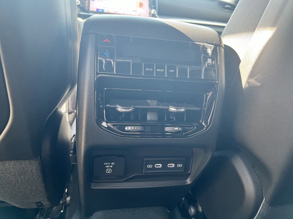 New 2026 Jeep Grand Cherokee L 4WD image 18