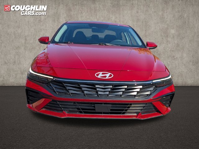 Certified 2025 Hyundai Elantra SEL FWD image 2
