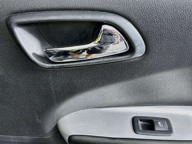 Used 2019 Dodge Journey SE w/ Blacktop Package FWD image 27