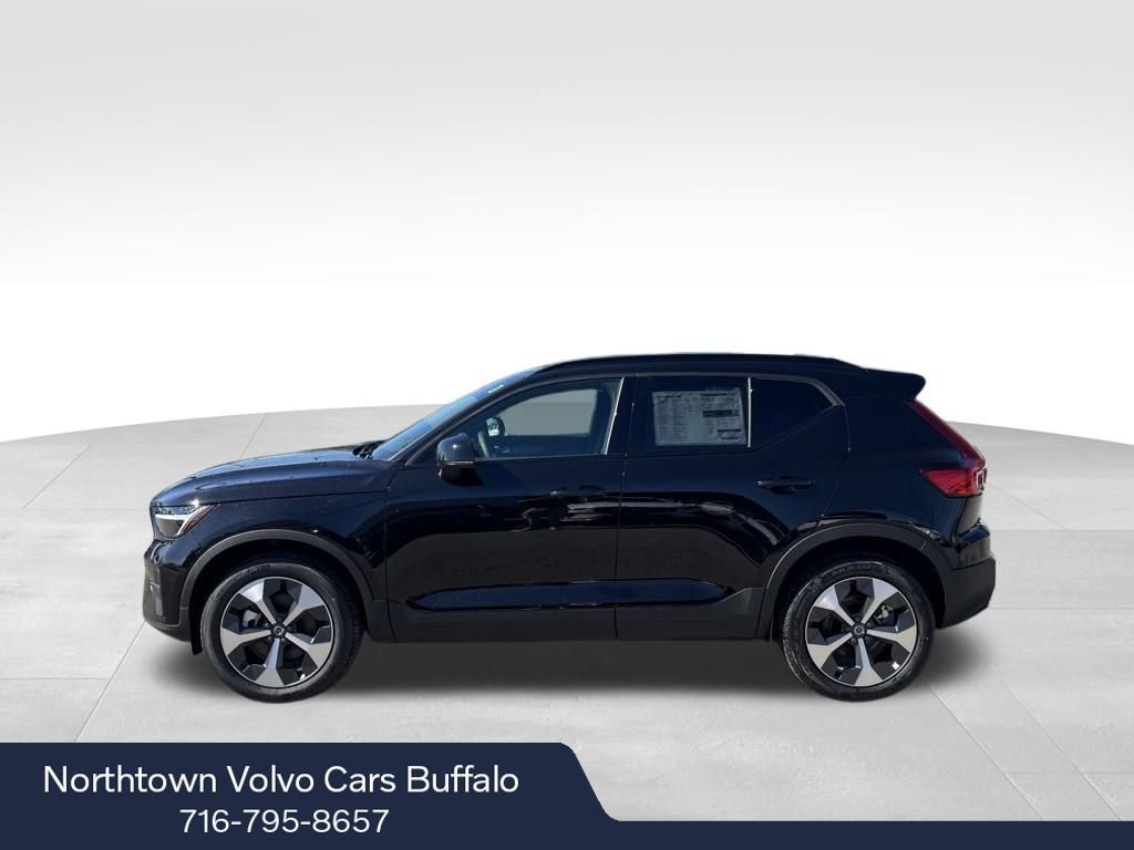 New 2026 Volvo XC40 B5 Core w/ Climate Package AWD/4WD image 2