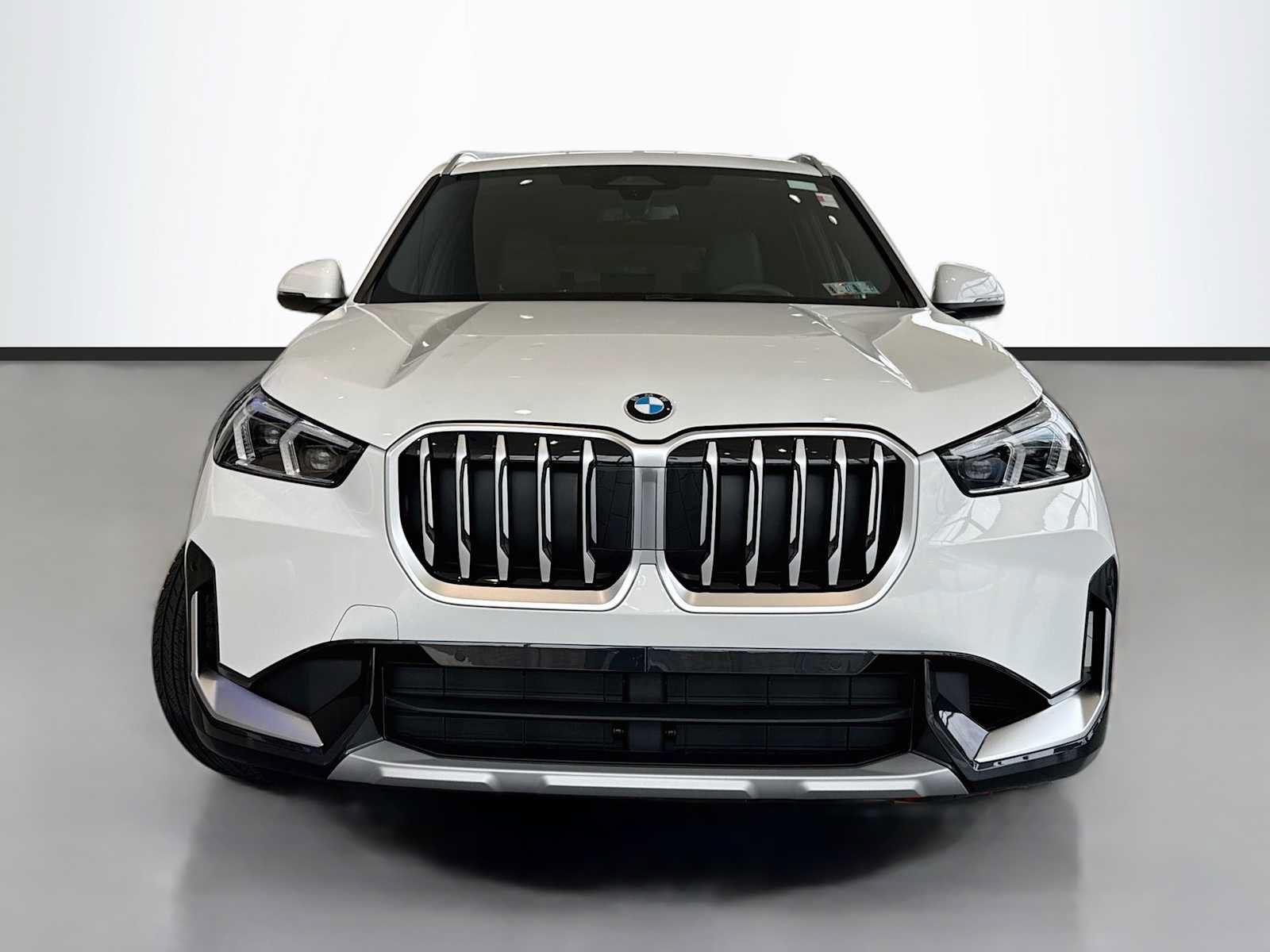 New 2027 BMW X1 xDrive28i AWD/4WD image 2