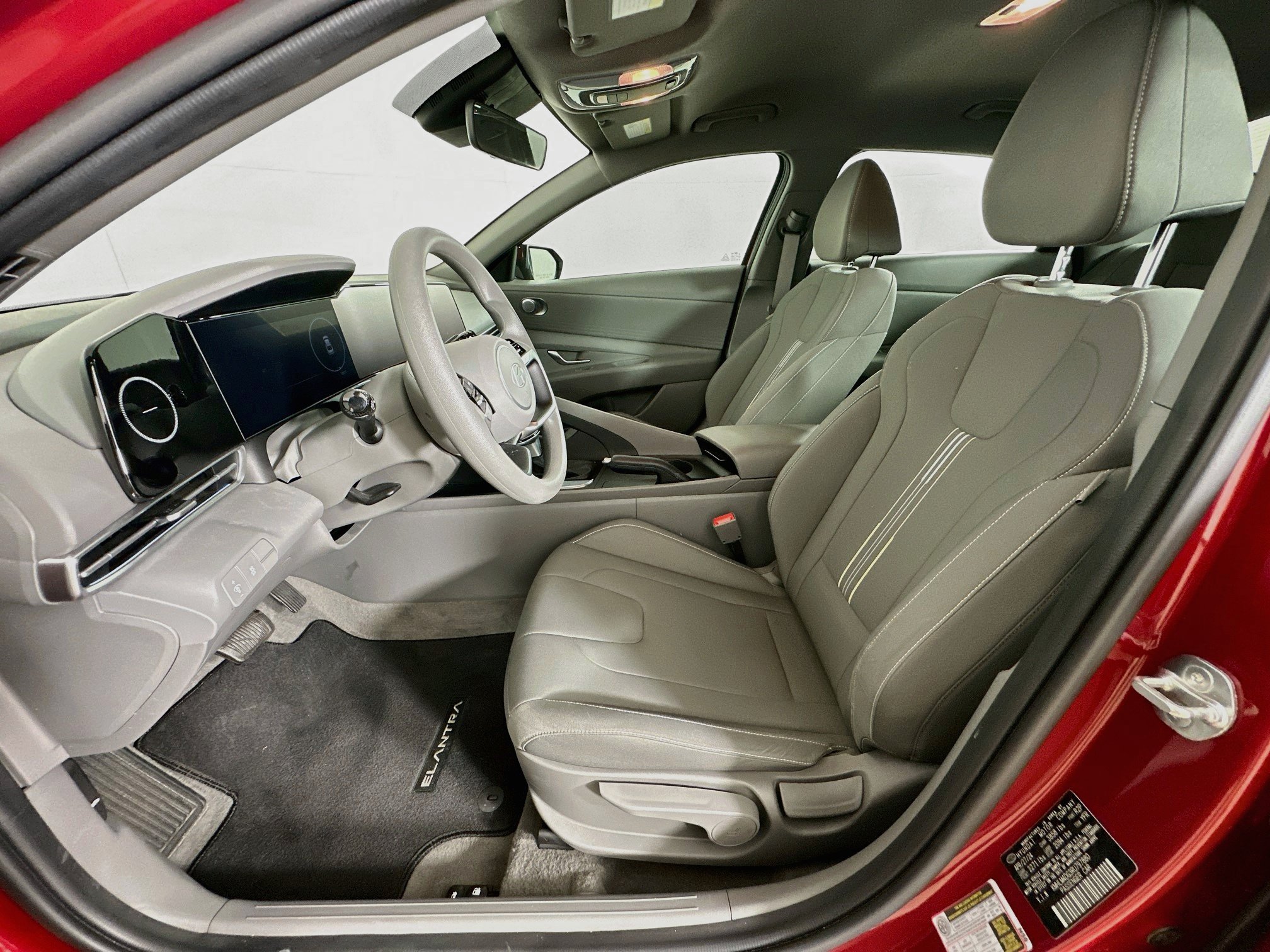 Used 2024 Hyundai Elantra SEL FWD image 13