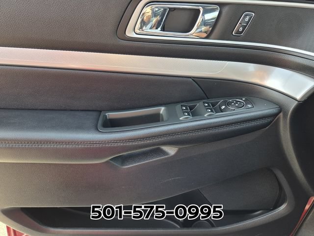 Used 2017 Ford Explorer XLT w/ Equipment Group 201A AWD/4WD image 35