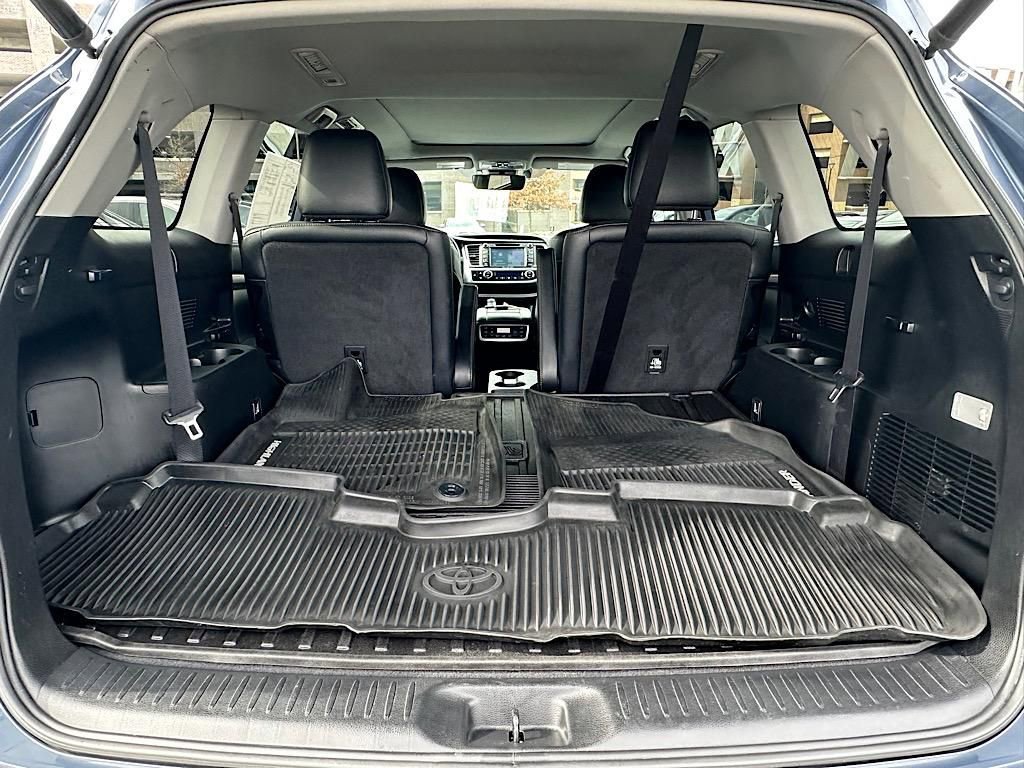 Used 2019 Toyota Highlander Limited Platinum image 12