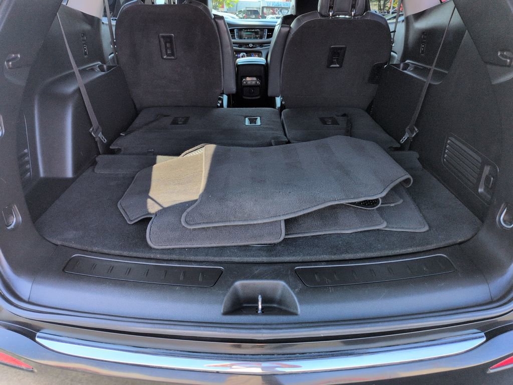Used 2018 Buick Enclave Essence AWD/4WD image 23