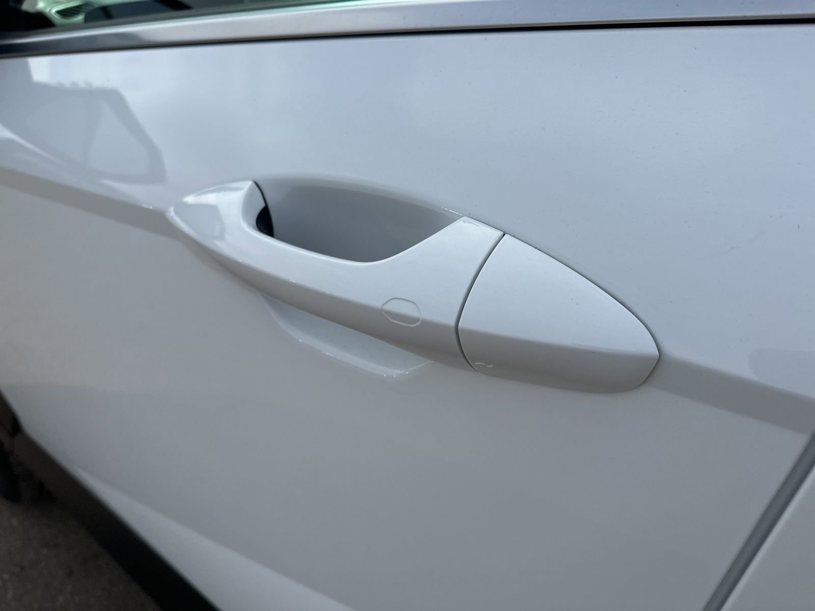 Used 2025 Hyundai Kona Limited image 9