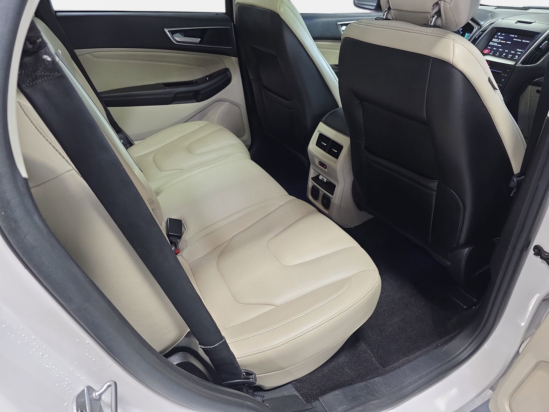 Used 2016 Ford Edge Titanium w/ Equipment Group 302A FWD image 11