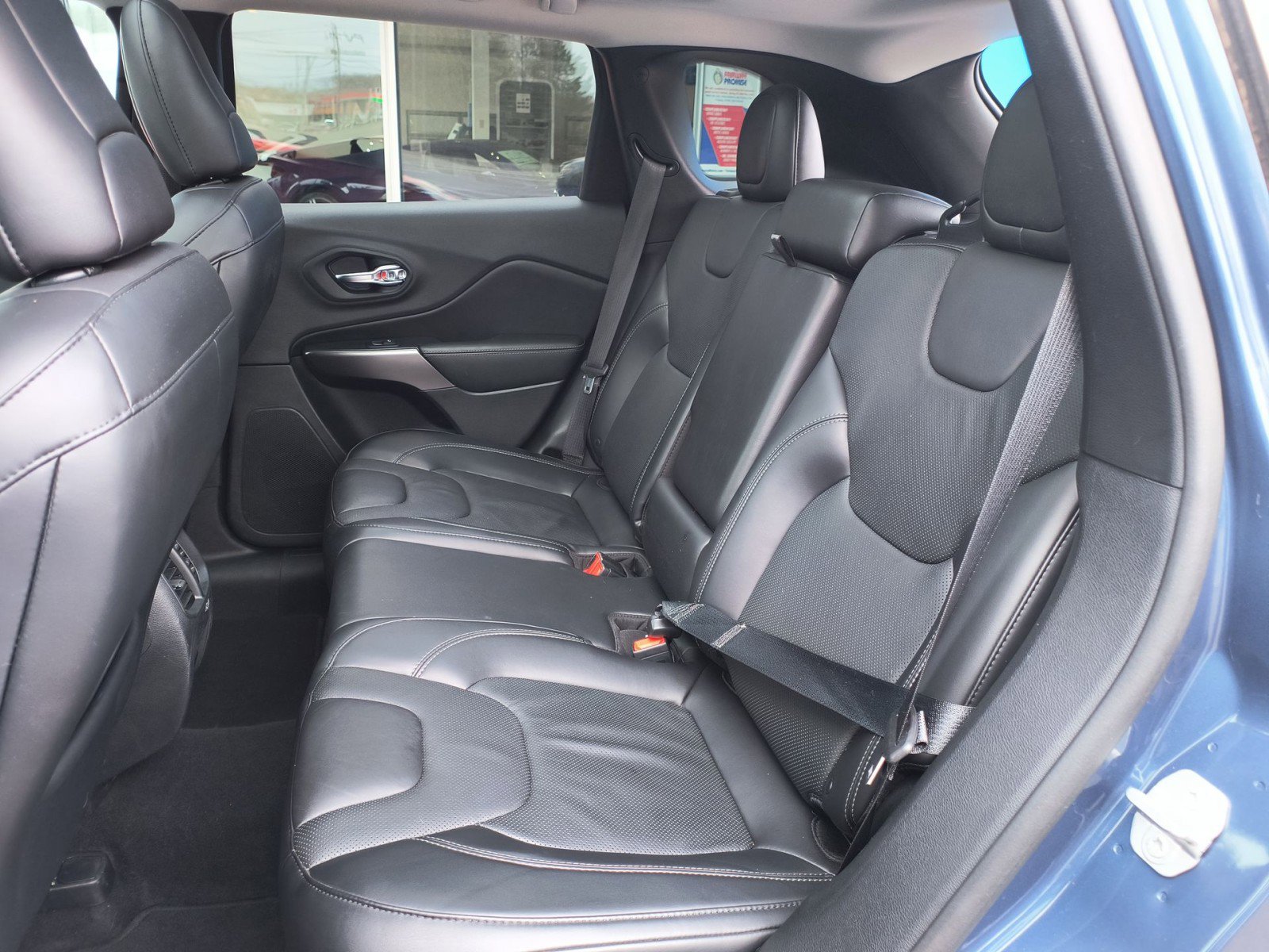 Used 2019 Jeep Cherokee Limited w/ Trailer Tow Group image 23