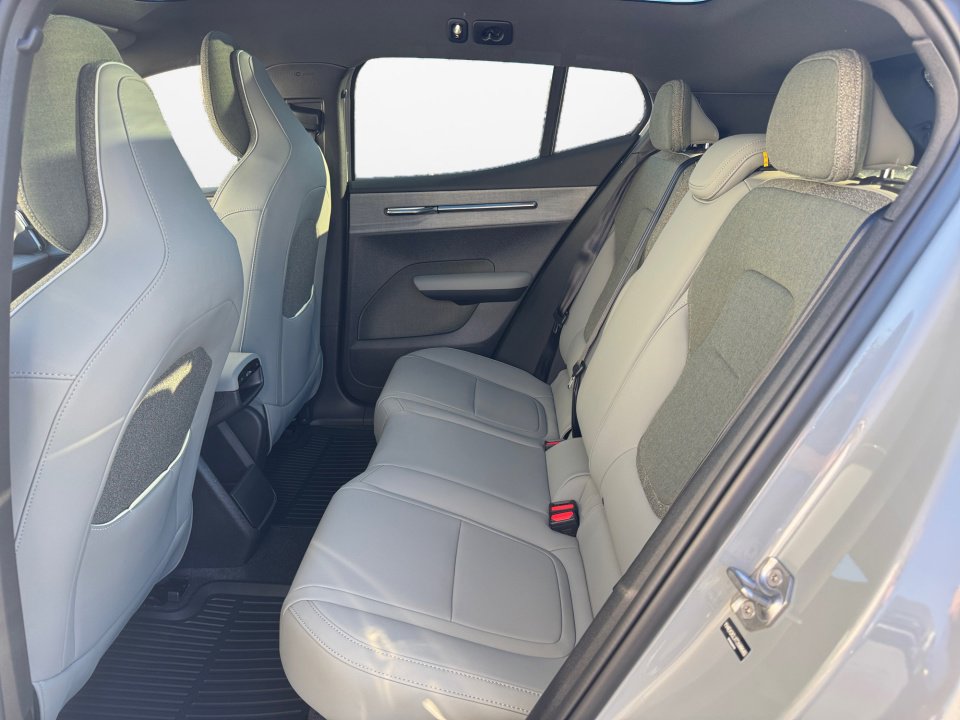 New 2026 Volvo EX30 Cross Country Ultra image 13