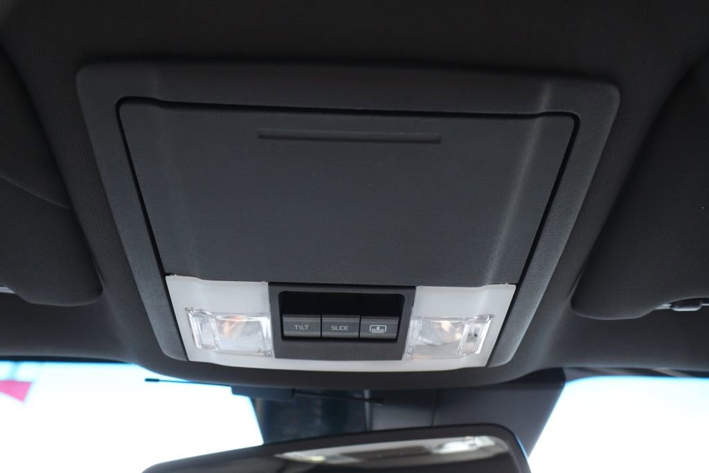 Used 2012 Lincoln MKS AWD image 21