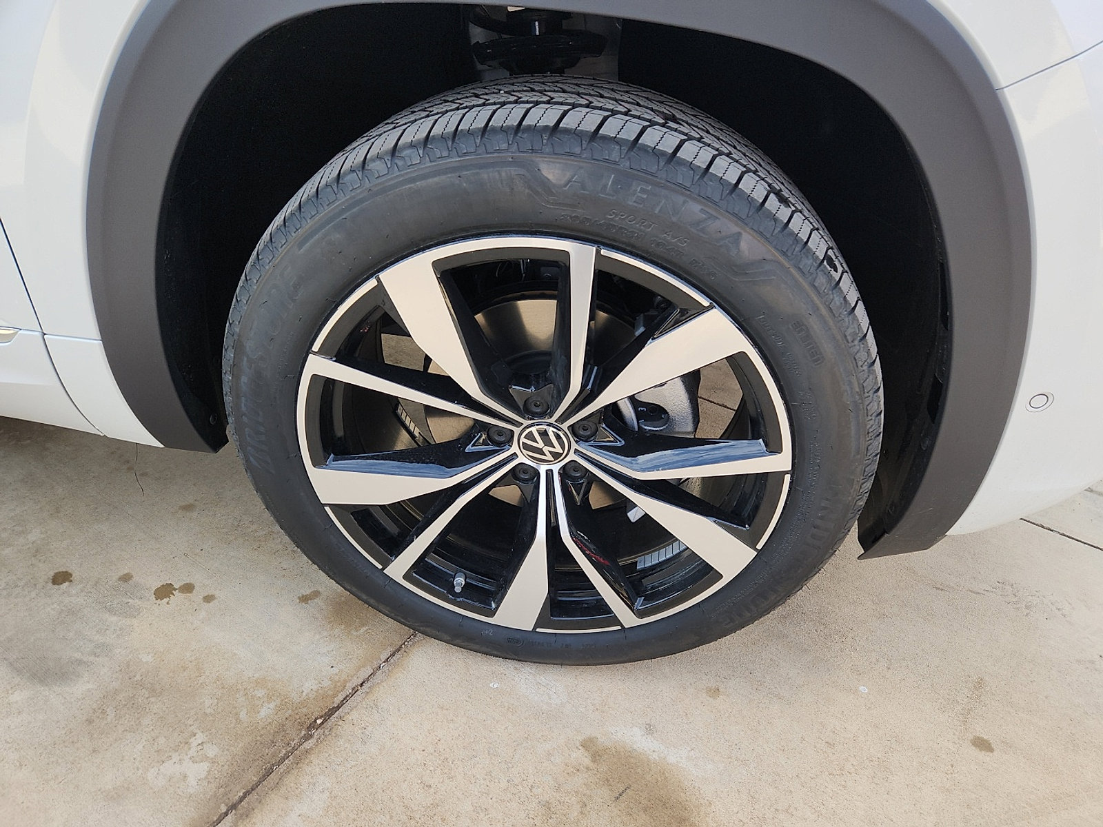 New 2026 Volkswagen Atlas SEL Premium R-Line image 9