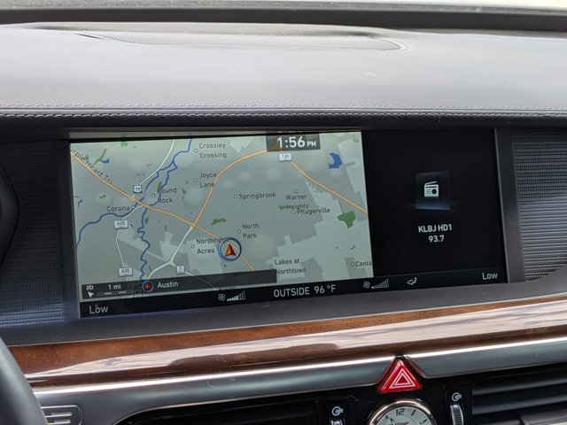 Used 2018 Genesis G90 5.0 Ultimate RWD image 11