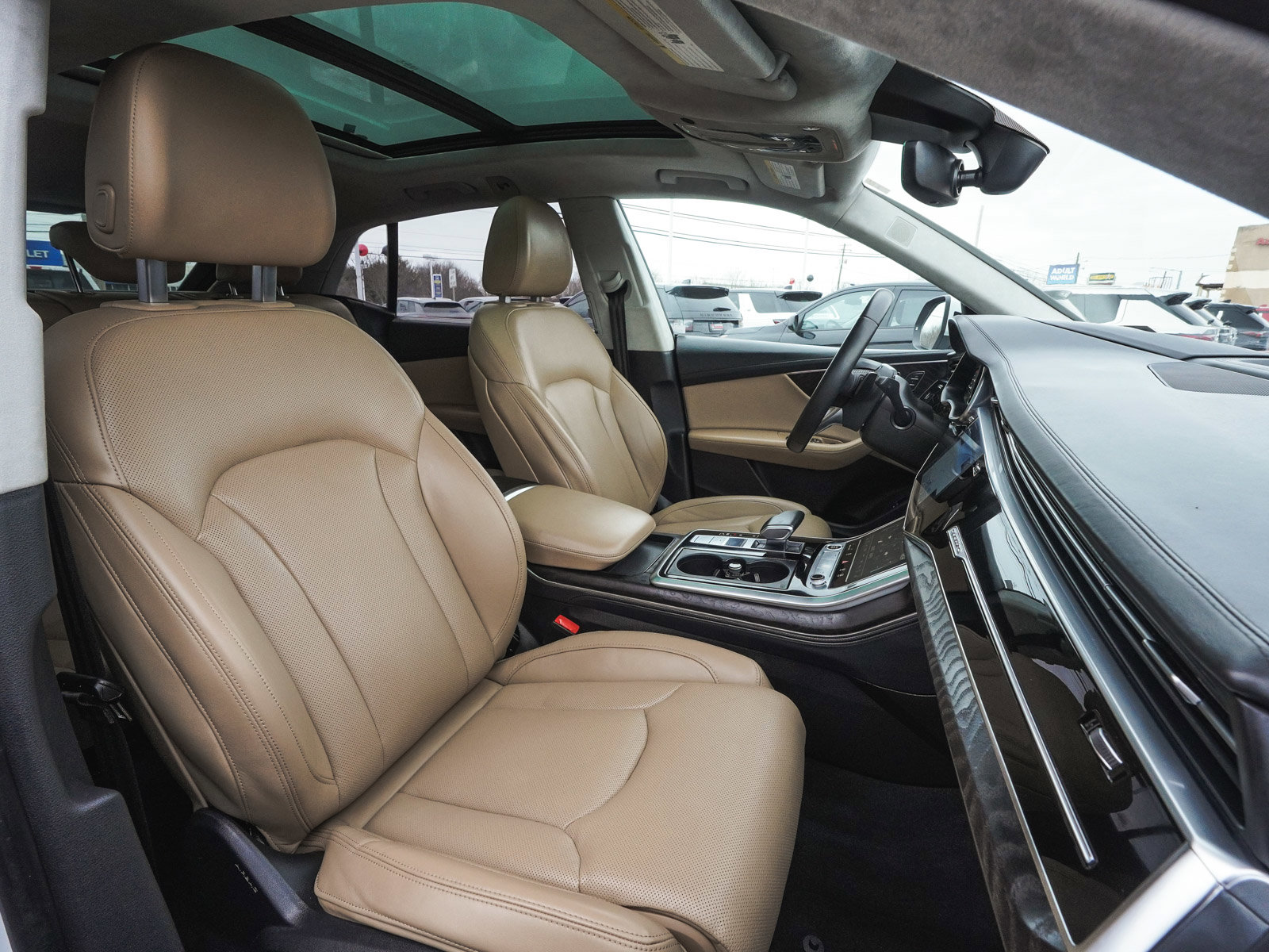 Used 2022 Audi Q8 Prestige w/ Prestige Package image 43