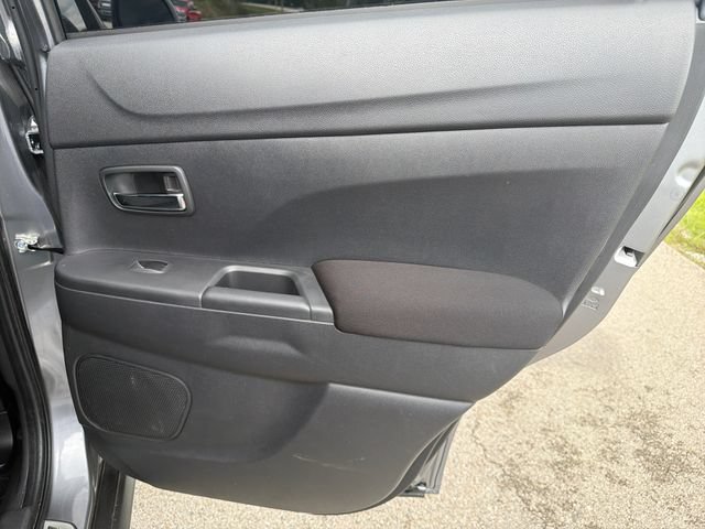 Used 2025 Mitsubishi Outlander Sport AWD image 28