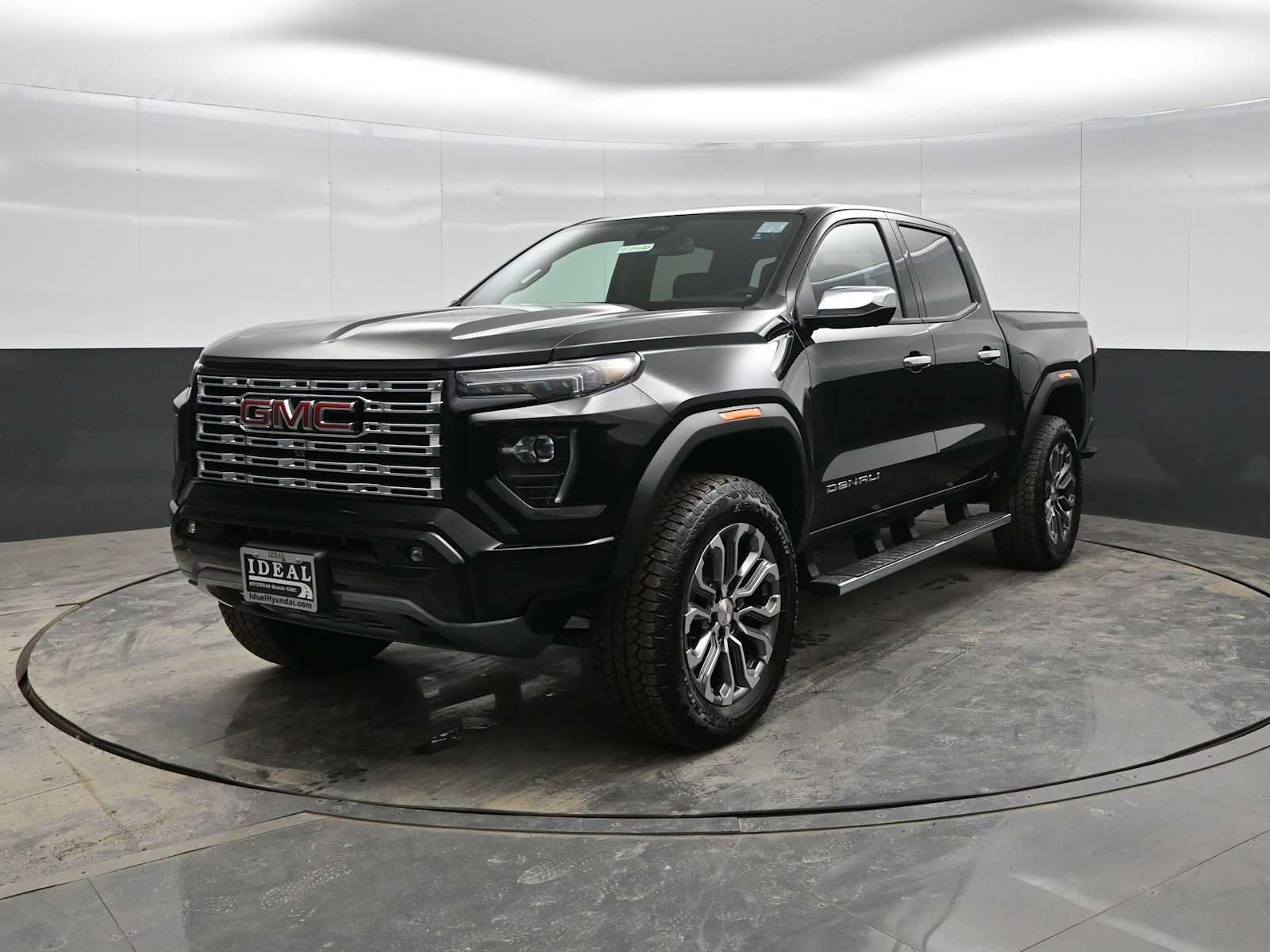 New 2026 GMC Canyon Denali image 4