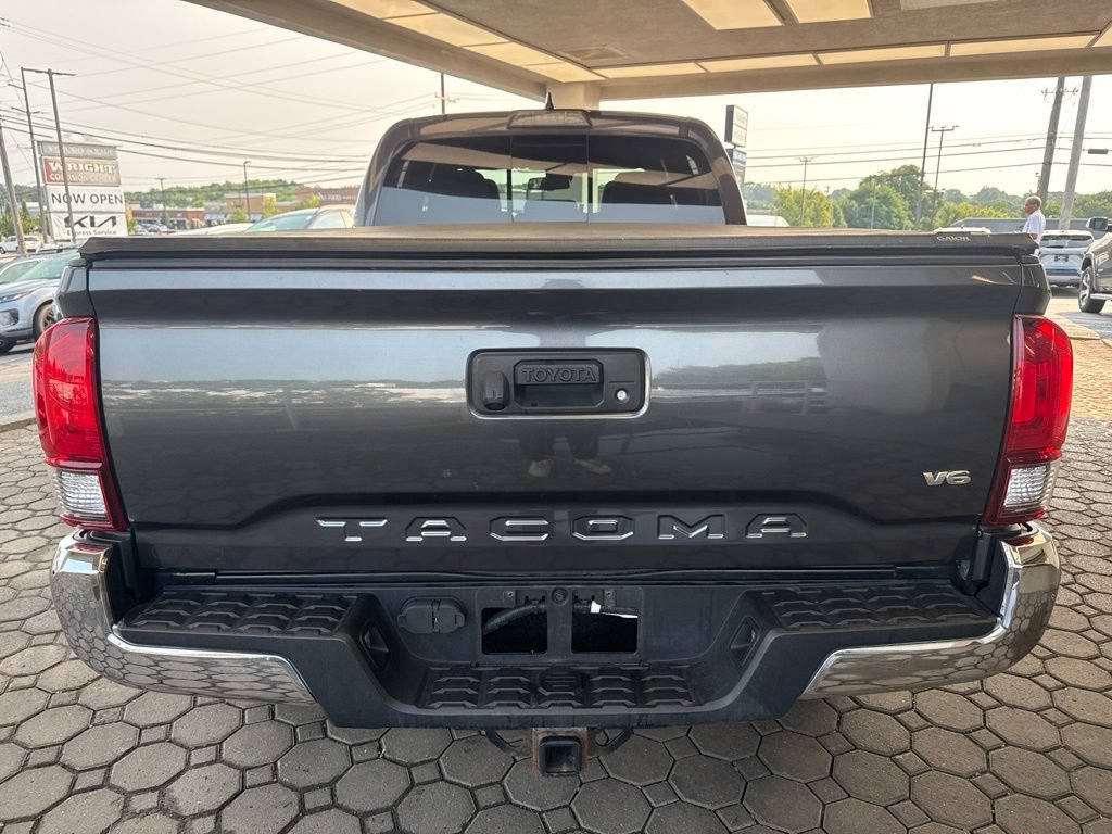 Used 2018 Toyota Tacoma TRD Off-Road AWD/4WD image 7