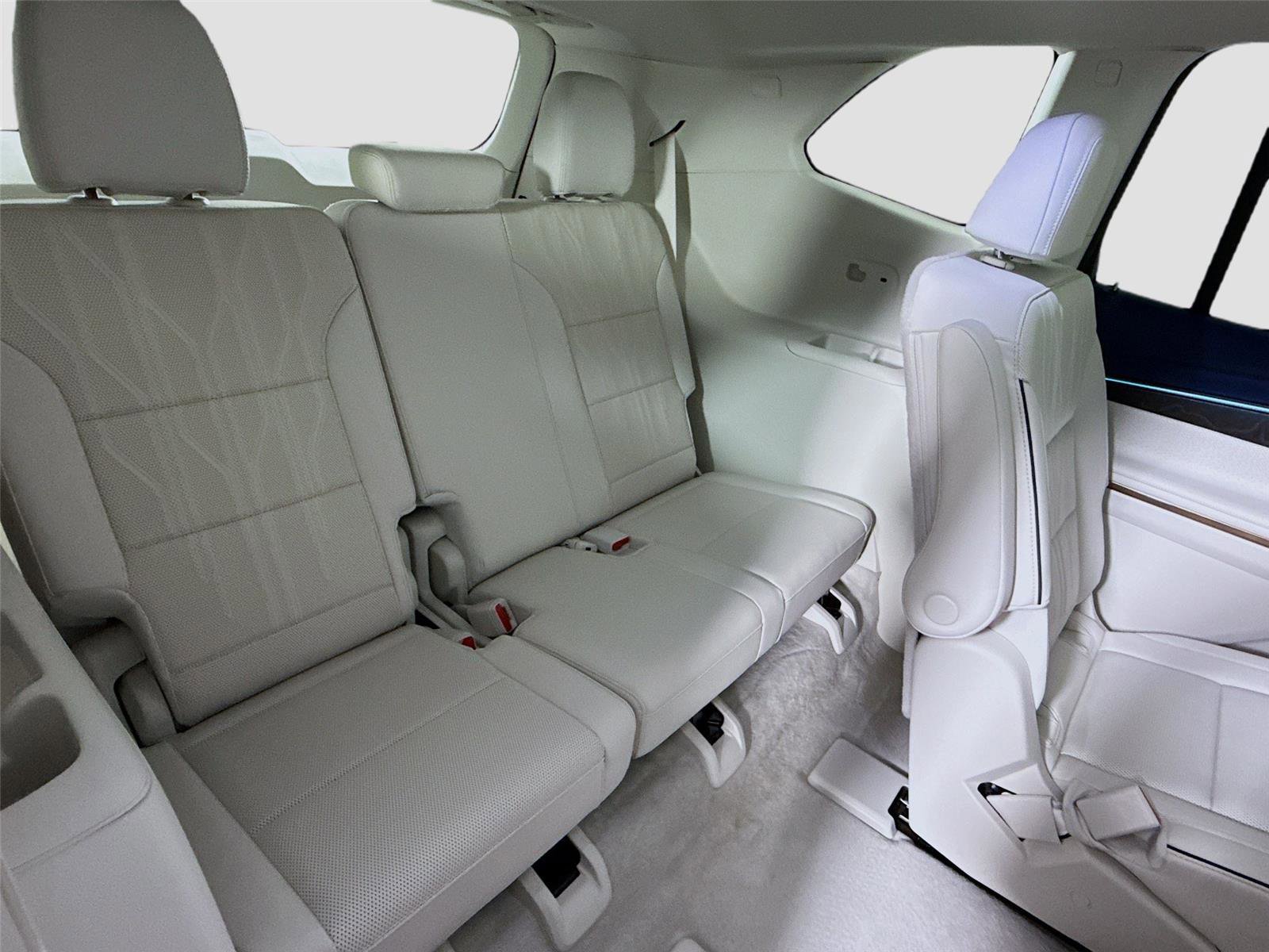 Used 2025 Buick Enclave Avenir w/ Super Cruise Package image 21