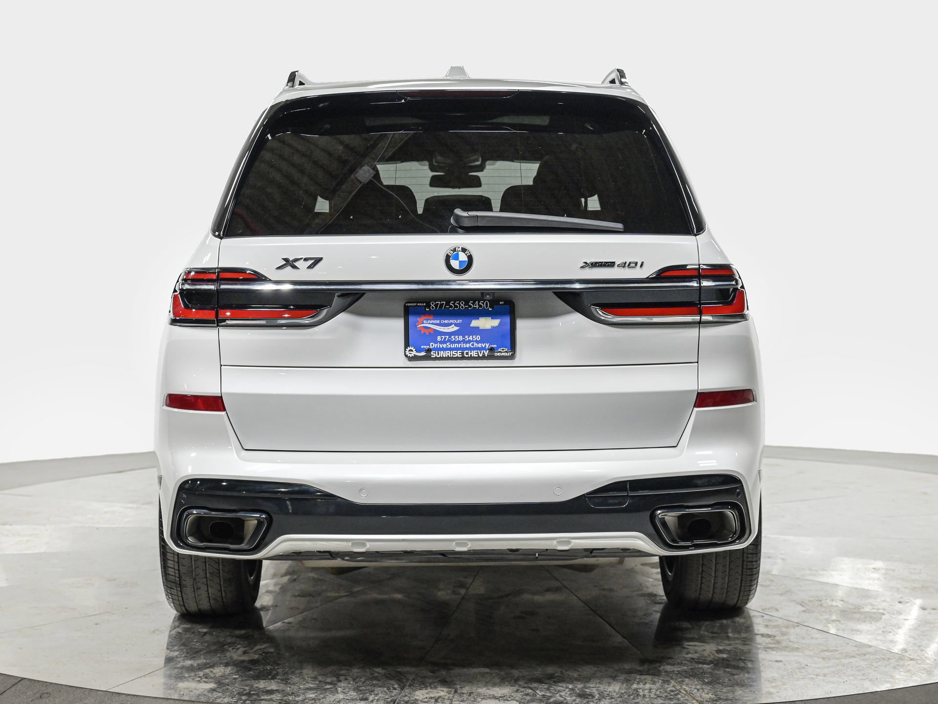 Used 2023 BMW X7 xDrive40i w/ M Sport Package AWD/4WD image 5