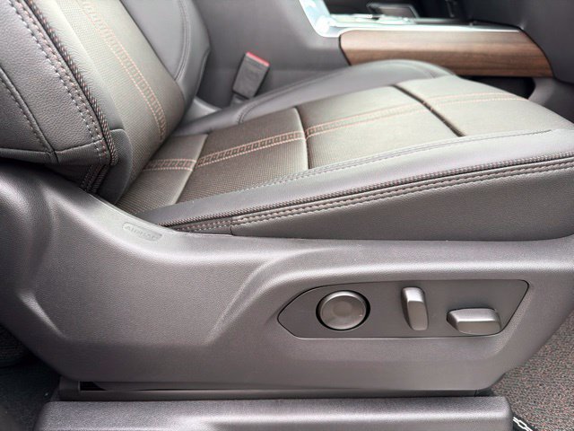 New 2026 Chevrolet Silverado 2500 High Country w/ LPO, Dark Essentials Package AWD/4WD image 42