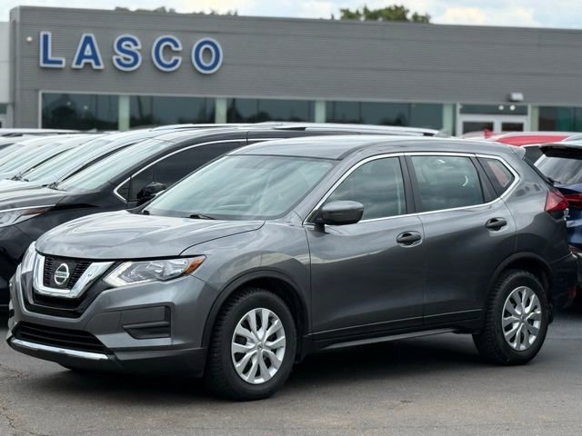 Used 2019 Nissan Rogue S image 1