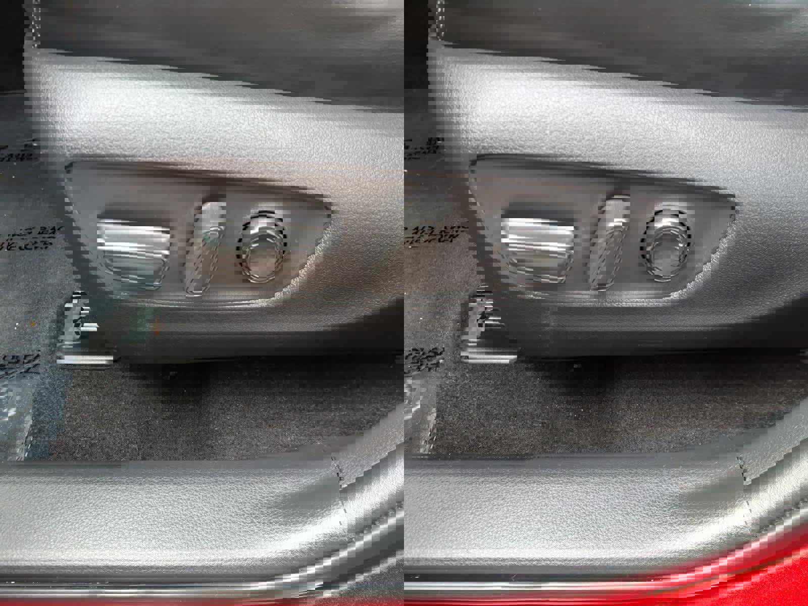 Used 2019 Toyota RAV4 XLE Premium w/ Cold Weather Package AWD/4WD image 17