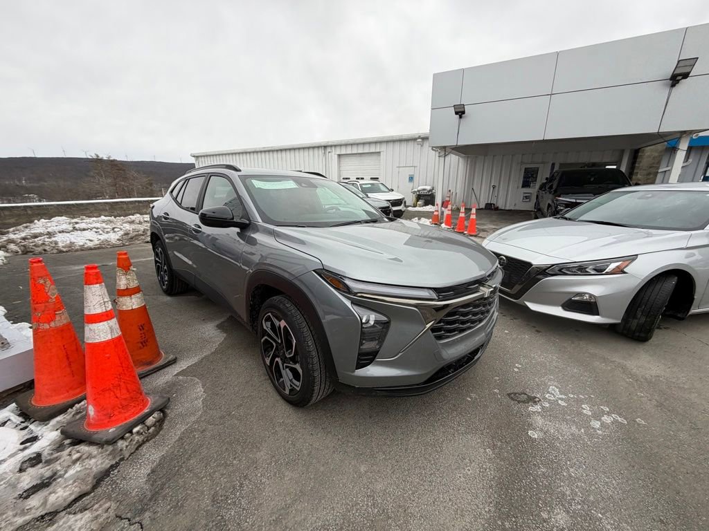 New 2026 Chevrolet Trax RS w/ Driver Confidence Package image 6