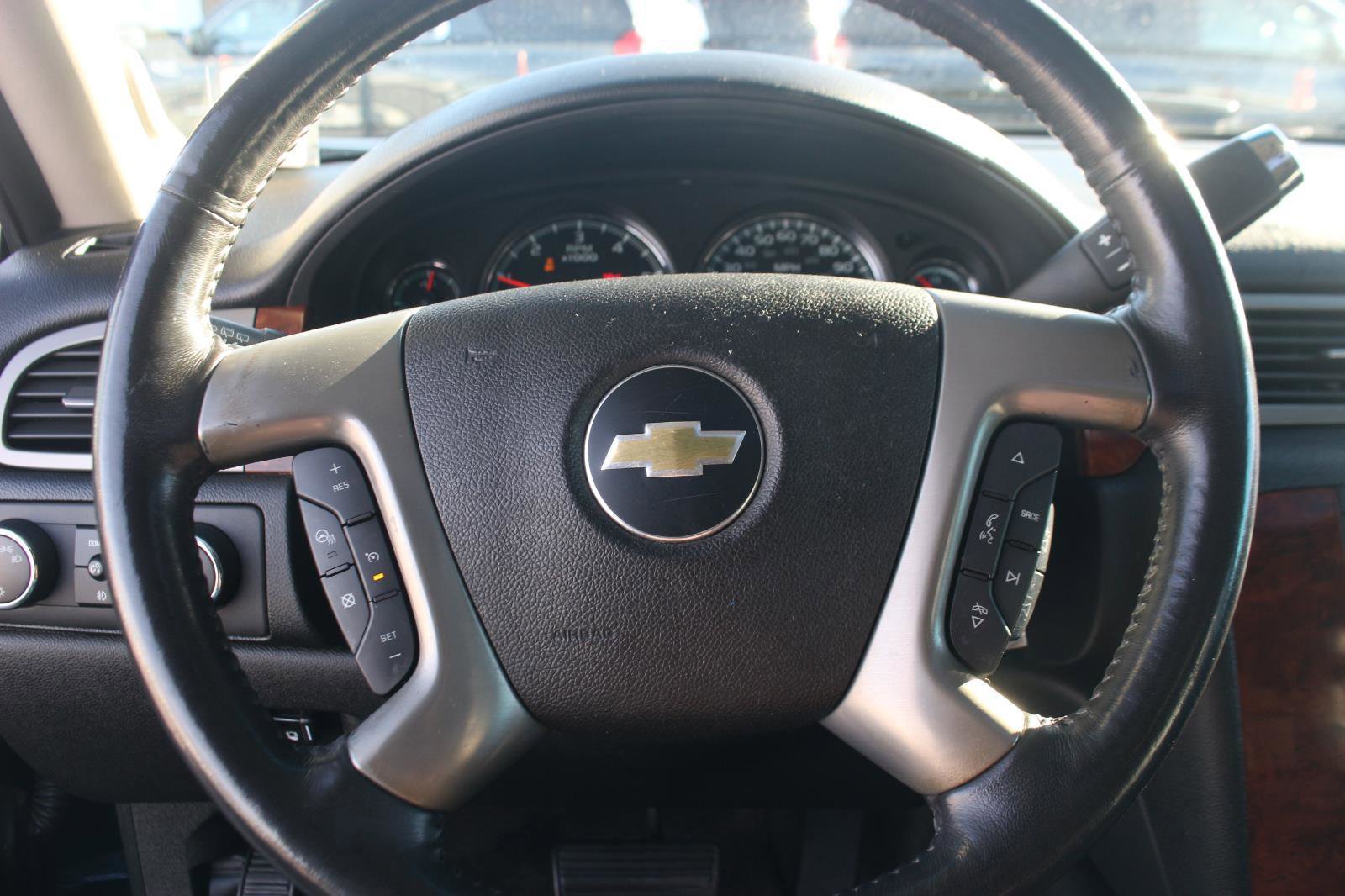 Used 2012 Chevrolet Suburban LTZ image 20
