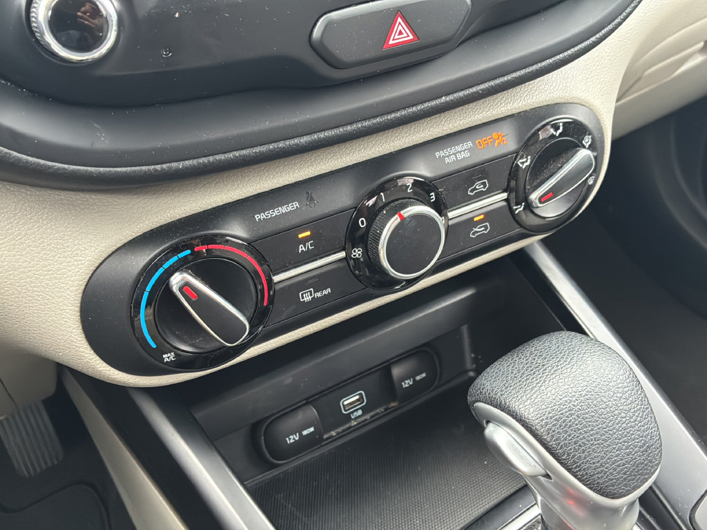 Used 2020 Kia Soul LX FWD image 25