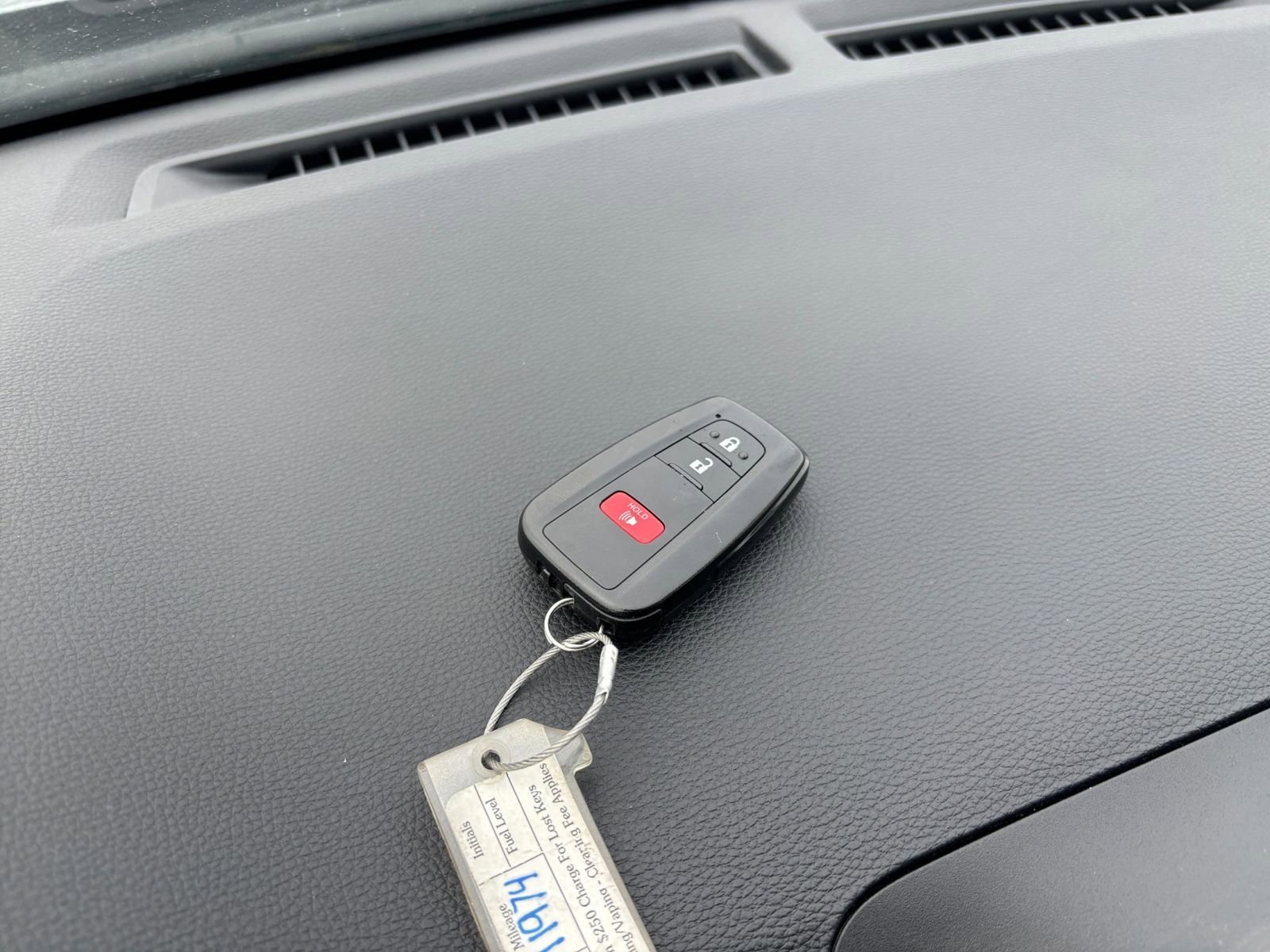 Used 2025 Toyota RAV4 XLE image 21