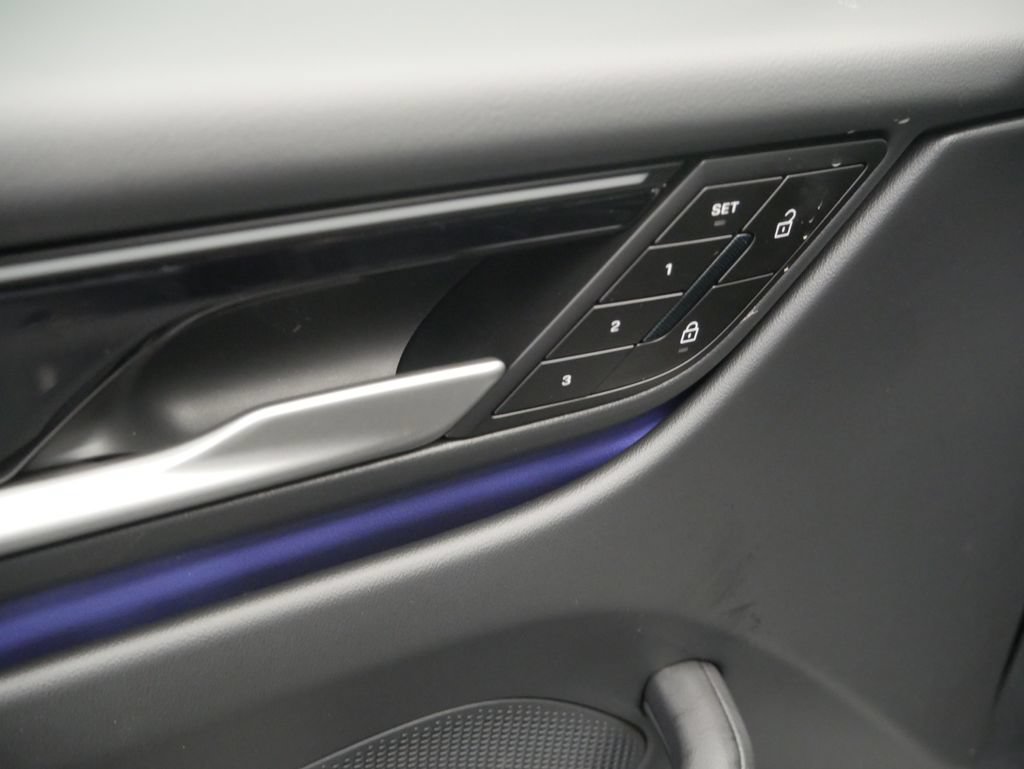 Certified 2026 Porsche Macan 4 Electric AWD/4WD image 14