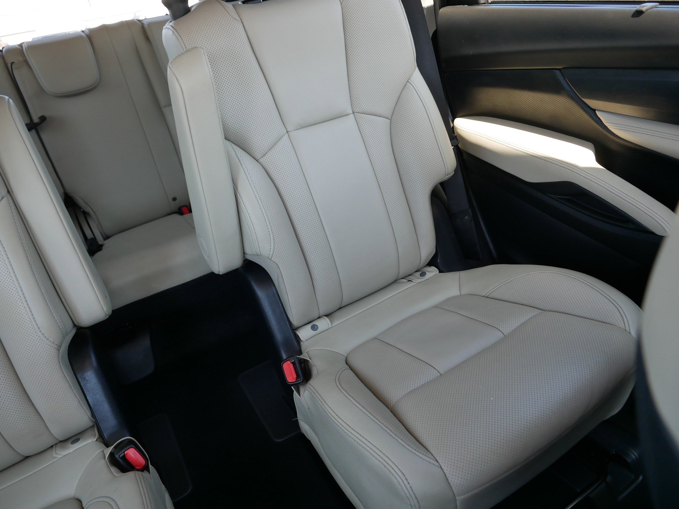 Used 2023 Subaru Ascent Limited w/ Technology Package image 14