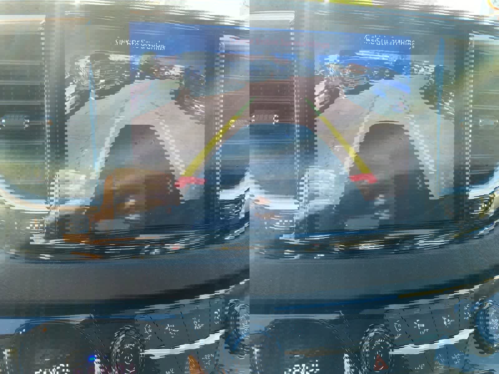 Used 2022 Chrysler Pacifica Touring-L image 17