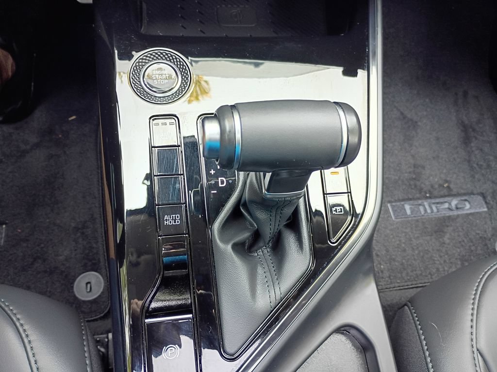 Certified 2025 Kia Niro FWD image 24