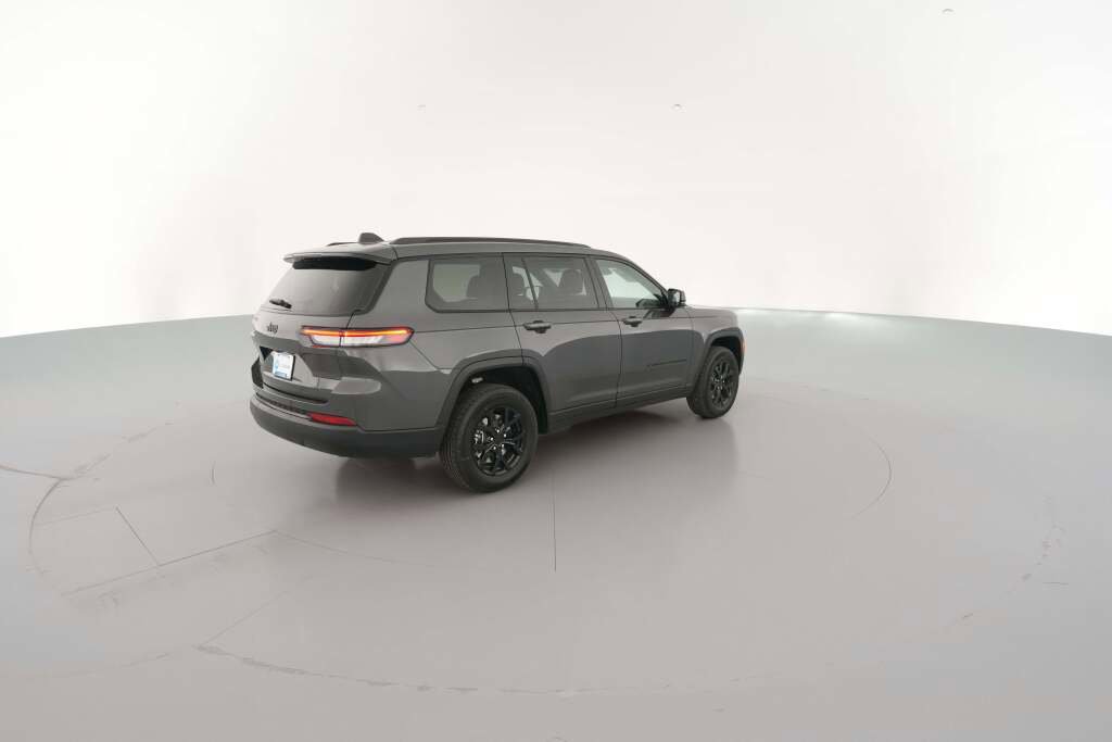 New 2025 Jeep Grand Cherokee L Laredo image 12