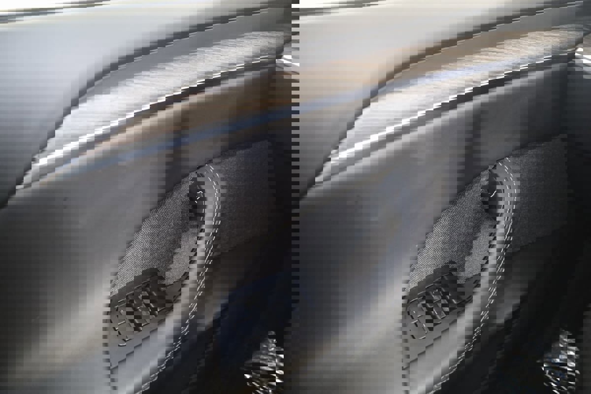 Used 2022 Tesla Model X image 34