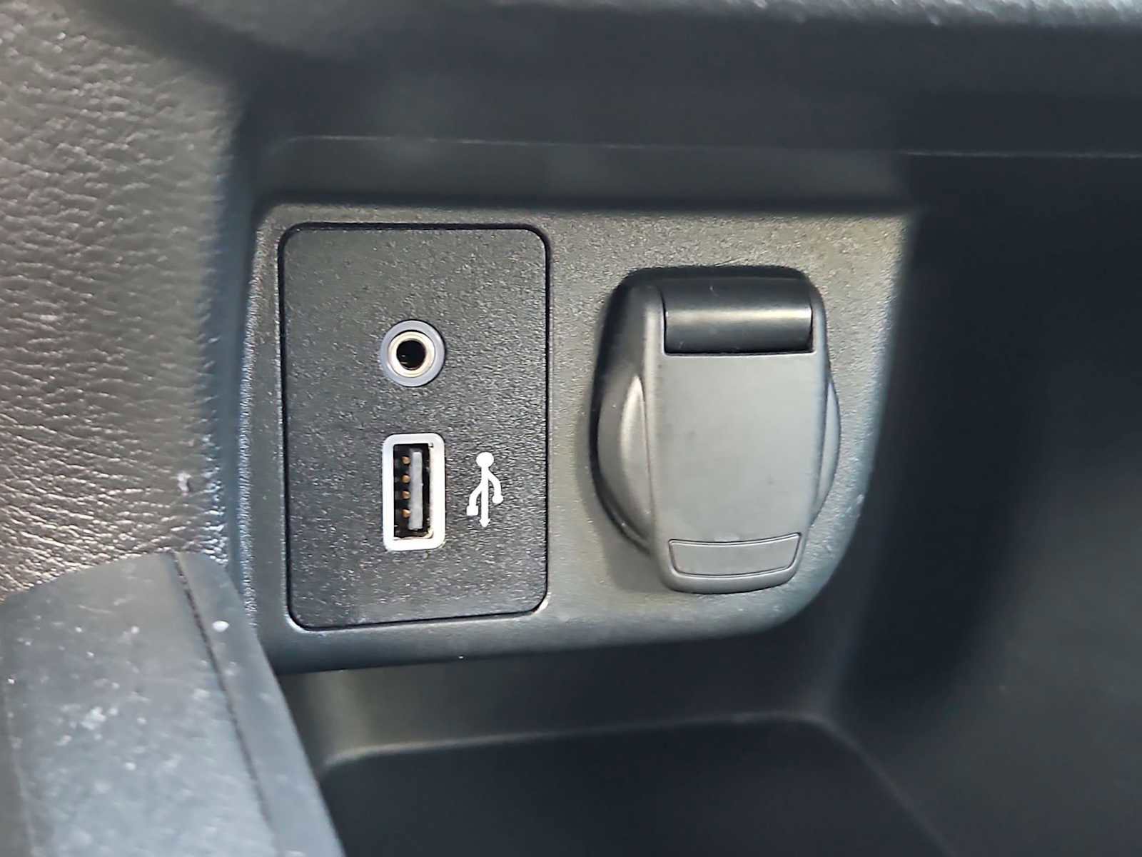 Used 2023 Nissan Versa S w/ S Plus Package image 28