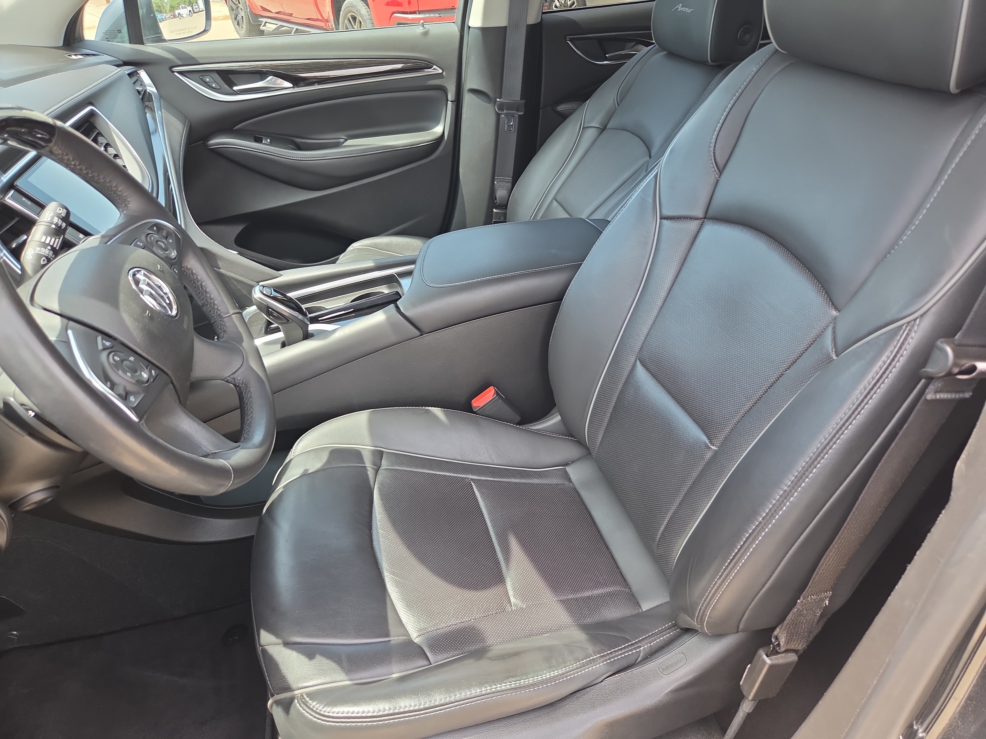 Used 2019 Buick Enclave Avenir w/ Avenir Technology Package FWD image 16