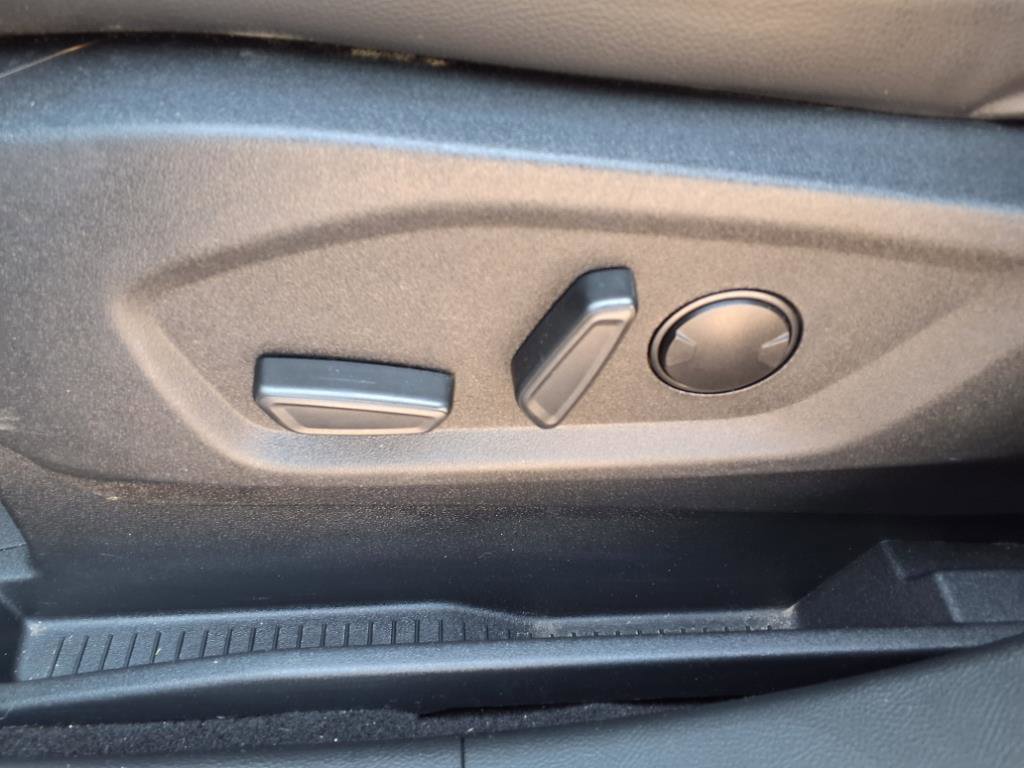 Used 2024 Ford Edge SEL image 10