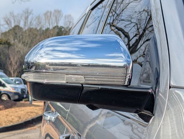 Used 2021 Lincoln Navigator Black Label w/ Cargo Convenience Package image 12