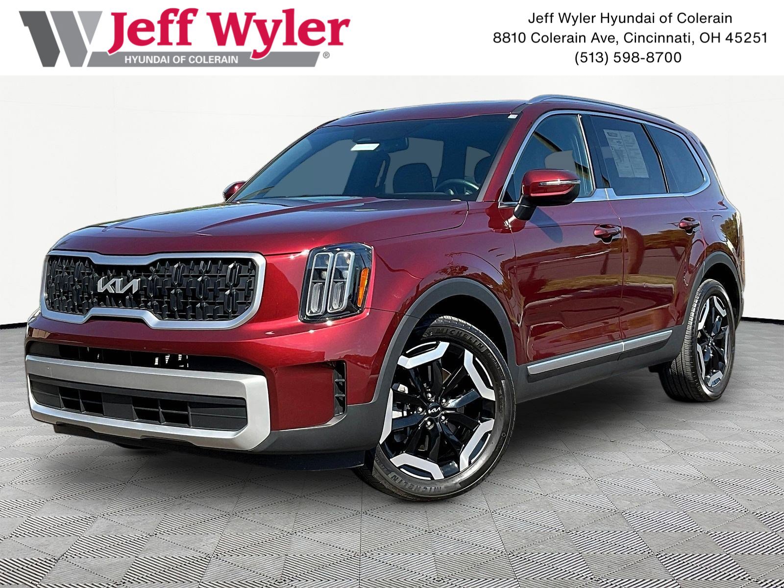 Used 2023 Kia Telluride EX w/ EX Captain's Chair Package AWD/4WD video 1