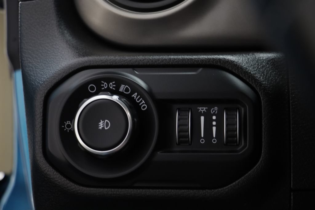 Used 2019 Jeep Wrangler Sport AWD/4WD image 7