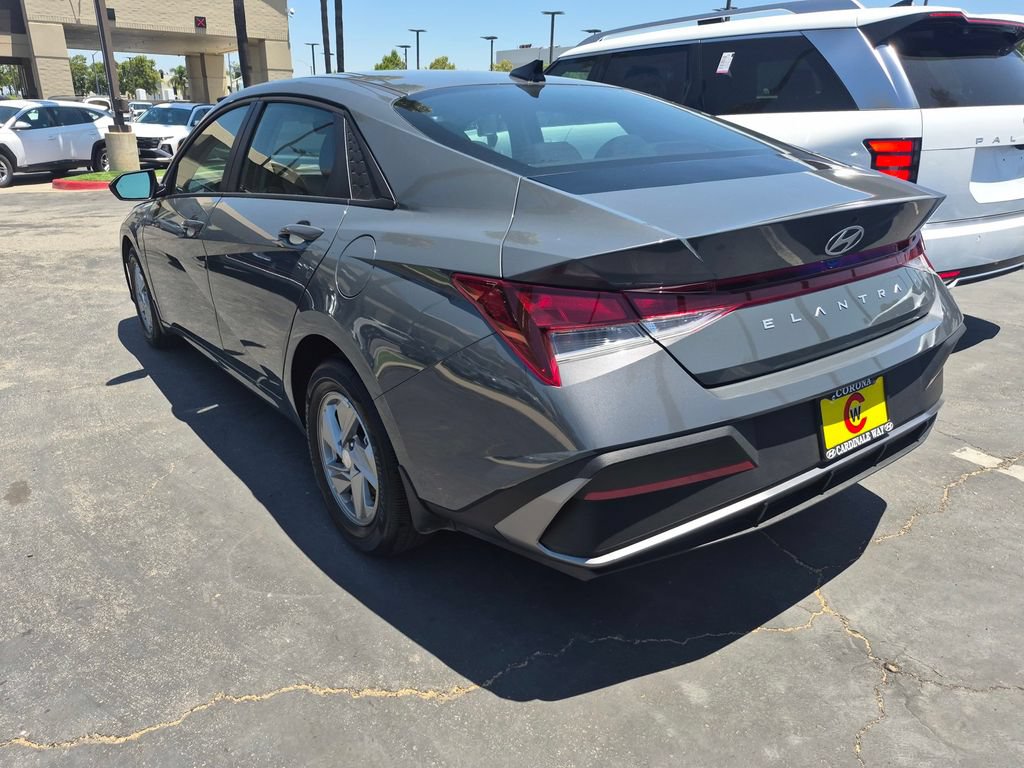 Used 2026 Hyundai Elantra SE FWD image 6
