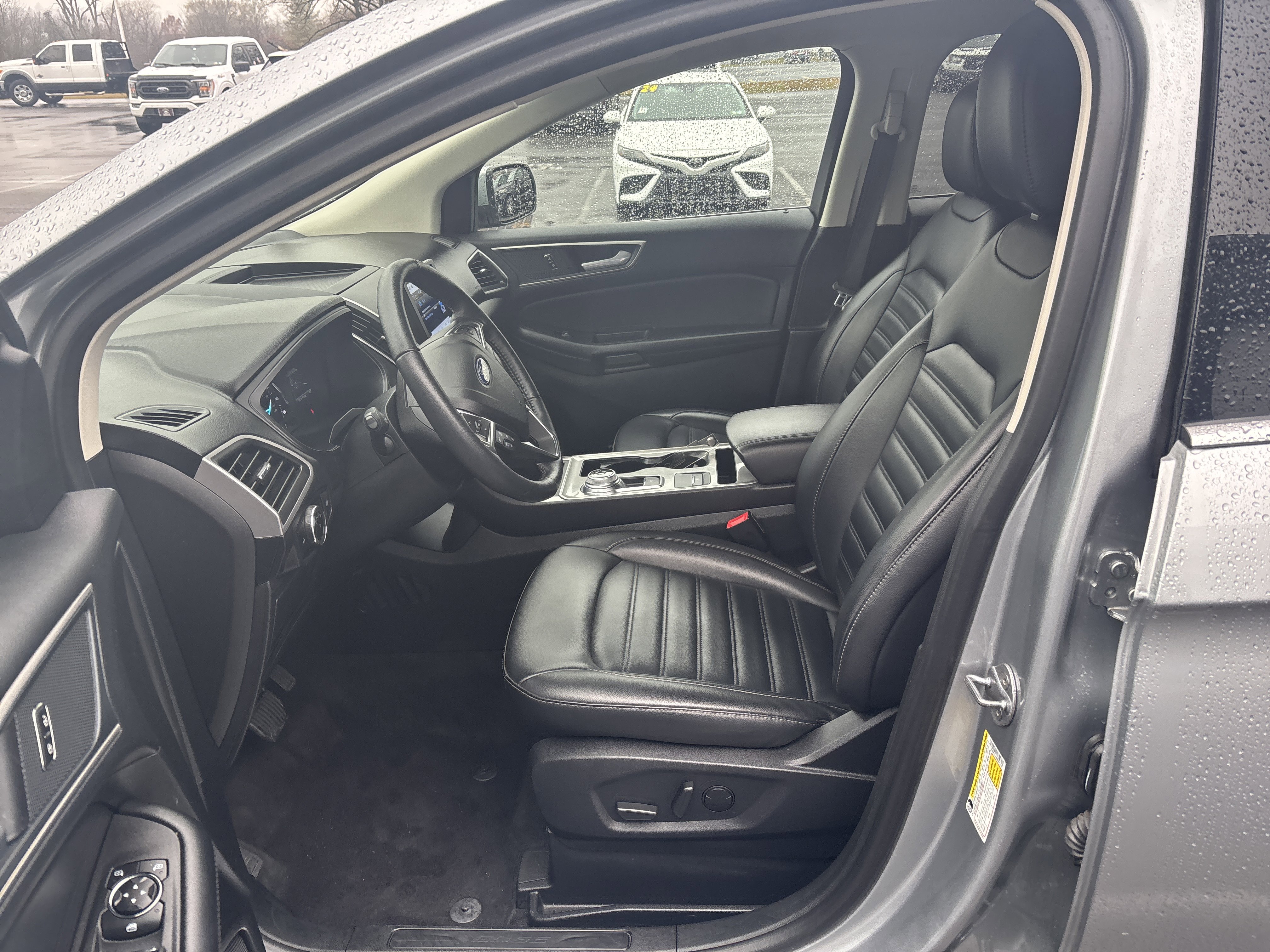 Used 2024 Ford Edge SEL image 12