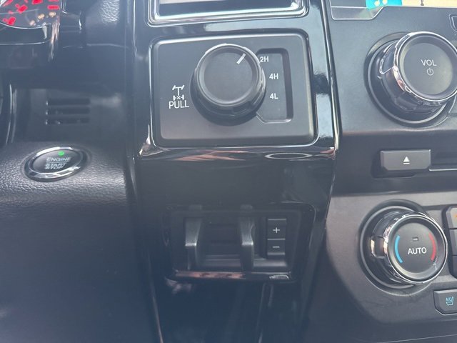 Used 2017 Ford F250 Lariat w/ Lariat Ultimate Package image 18