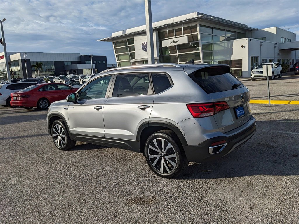 Certified 2023 Volkswagen Taos SE image 6