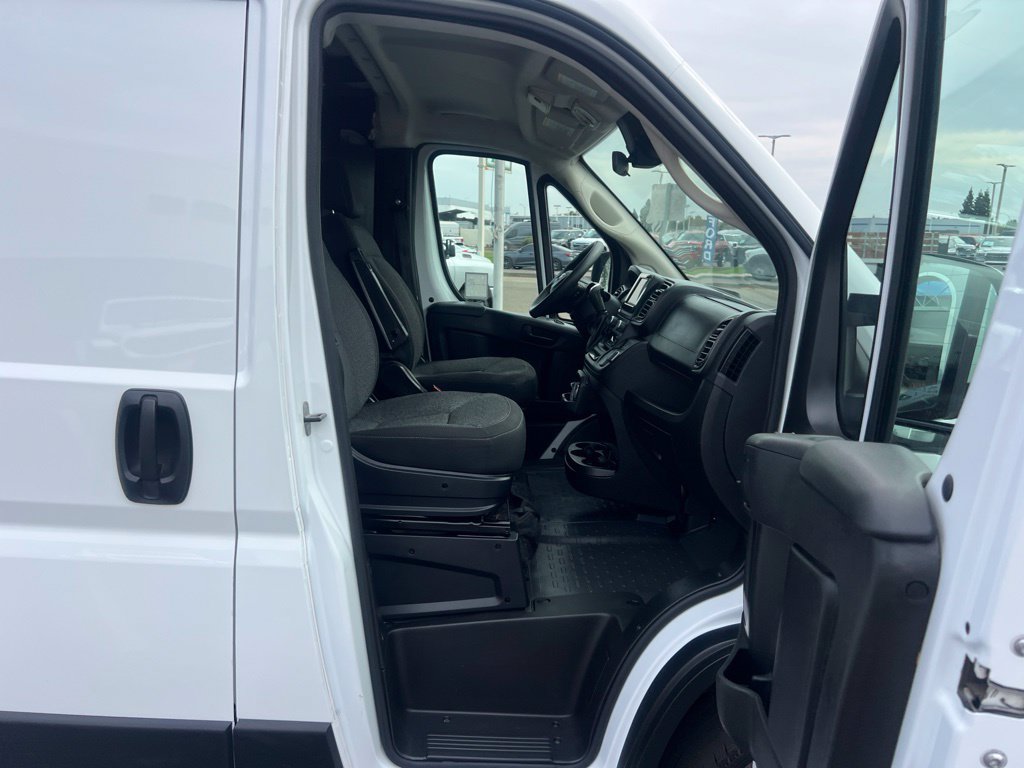 Used 2025 RAM ProMaster 2500 w/ U-Haul Equipment Group FWD image 28